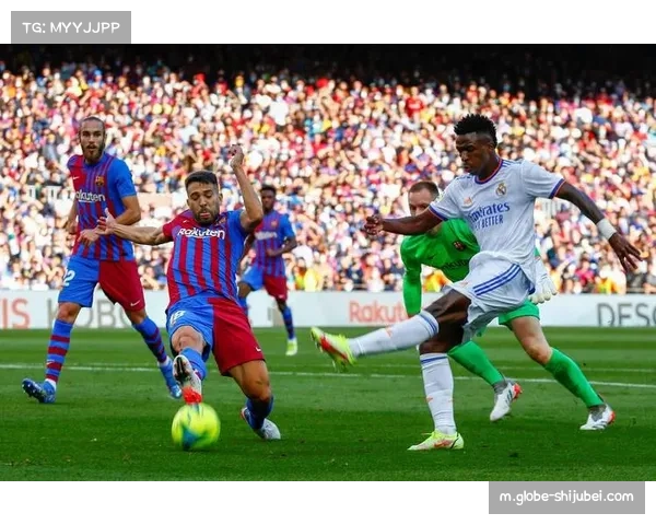 西甲经典对决：皇马与巴萨谁能在巅峰对决中笑到最后